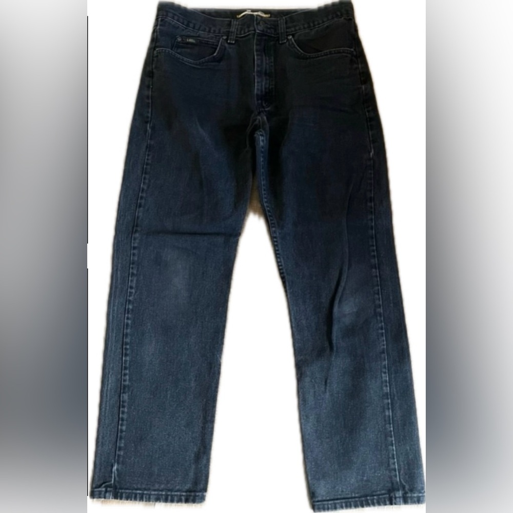 Lee Regular fit, straight leg black denim jeans. Mens size 36x32